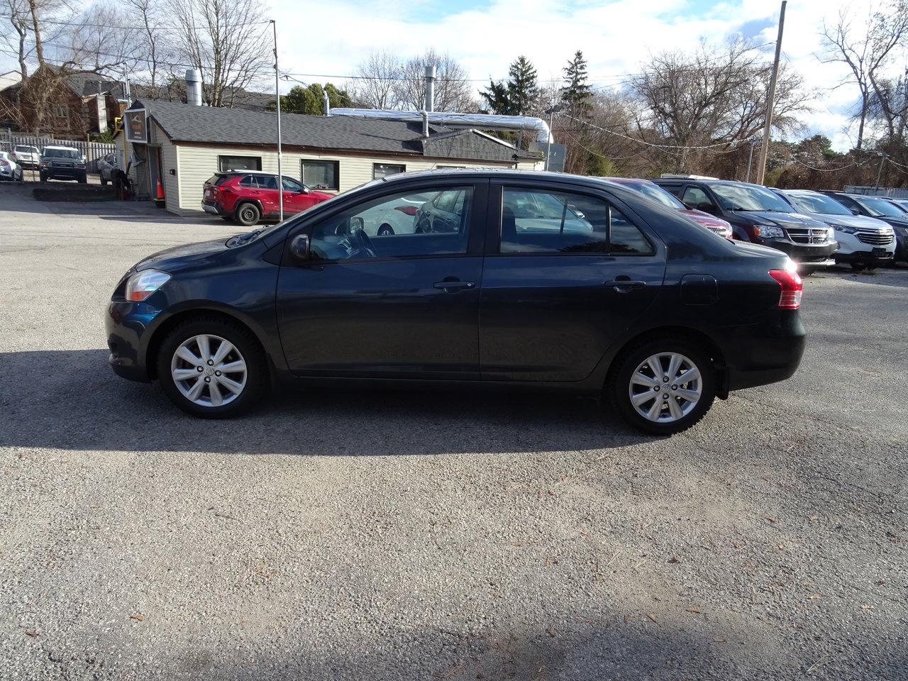 2009 Toyota Yaris LE