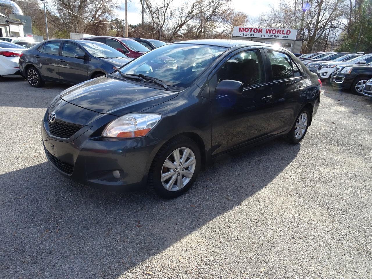 2009 Toyota Yaris LE - Photo #2