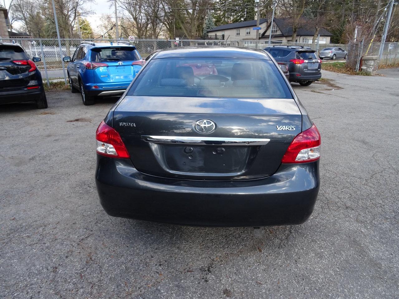 2009 Toyota Yaris LE - Photo #7