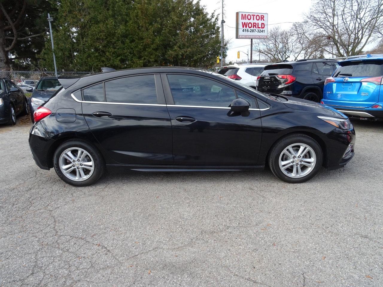 2017 Chevrolet Cruze LT - Photo #5