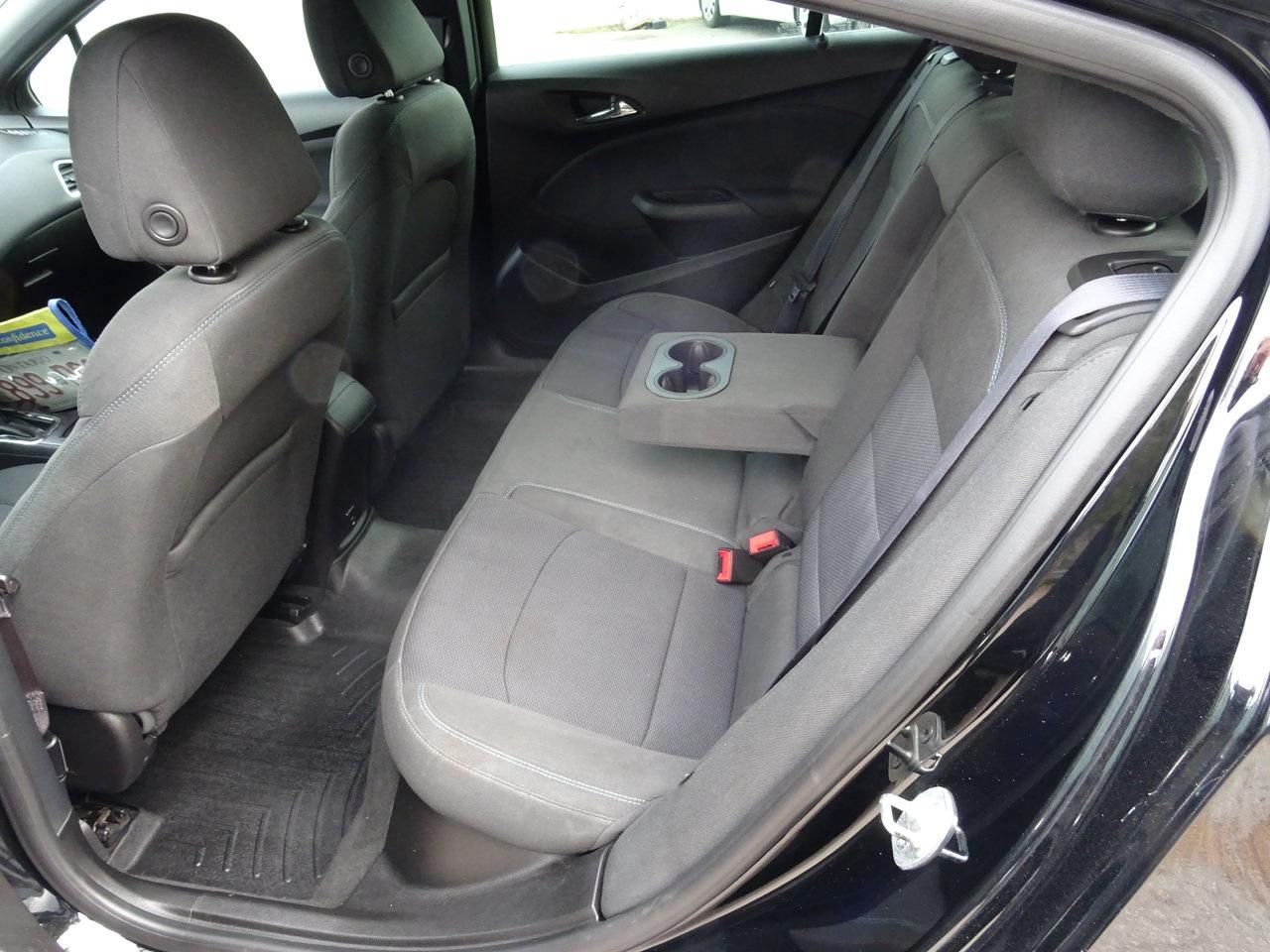 2017 Chevrolet Cruze LT - Photo #10