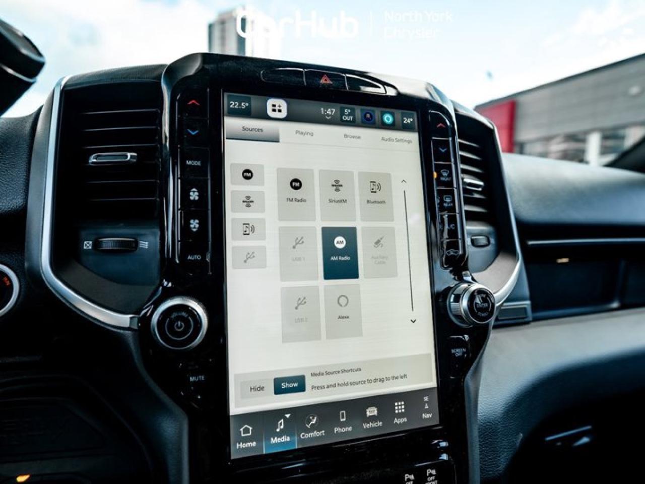 2025 RAM 2500 Big Horn 6'4" Box 6.4L V8 Hemi Navi 12'' Display Remote Start Photo