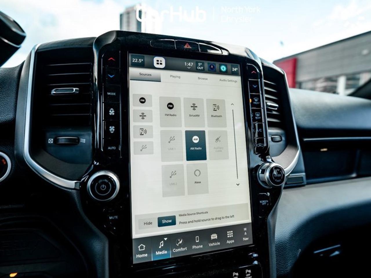 2025 RAM 2500 Big Horn 6'4" Box 6.4L V8 Hemi Navi 12'' Display Remote Start Photo