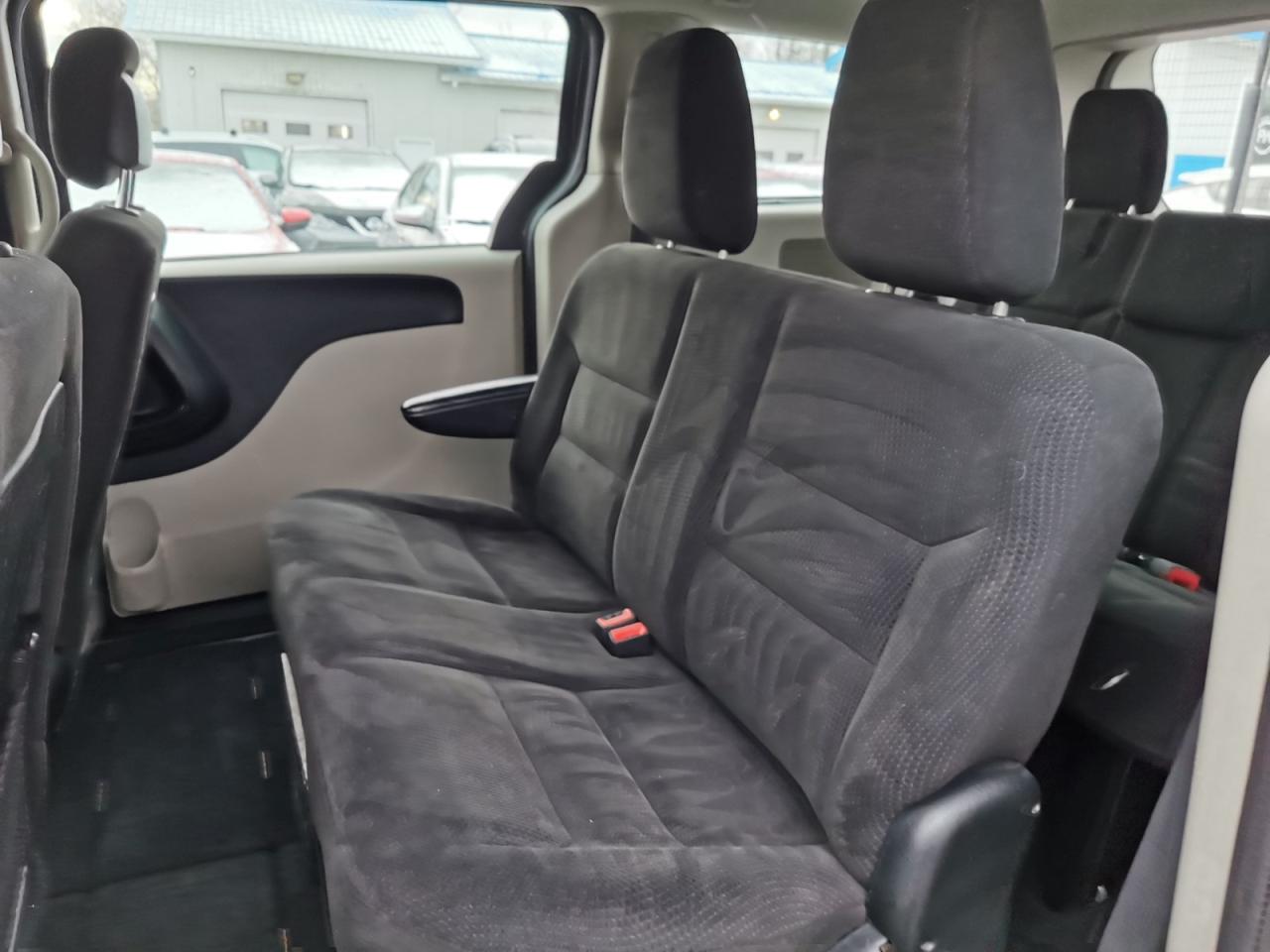 2016 Dodge Grand Caravan SE - Photo #14