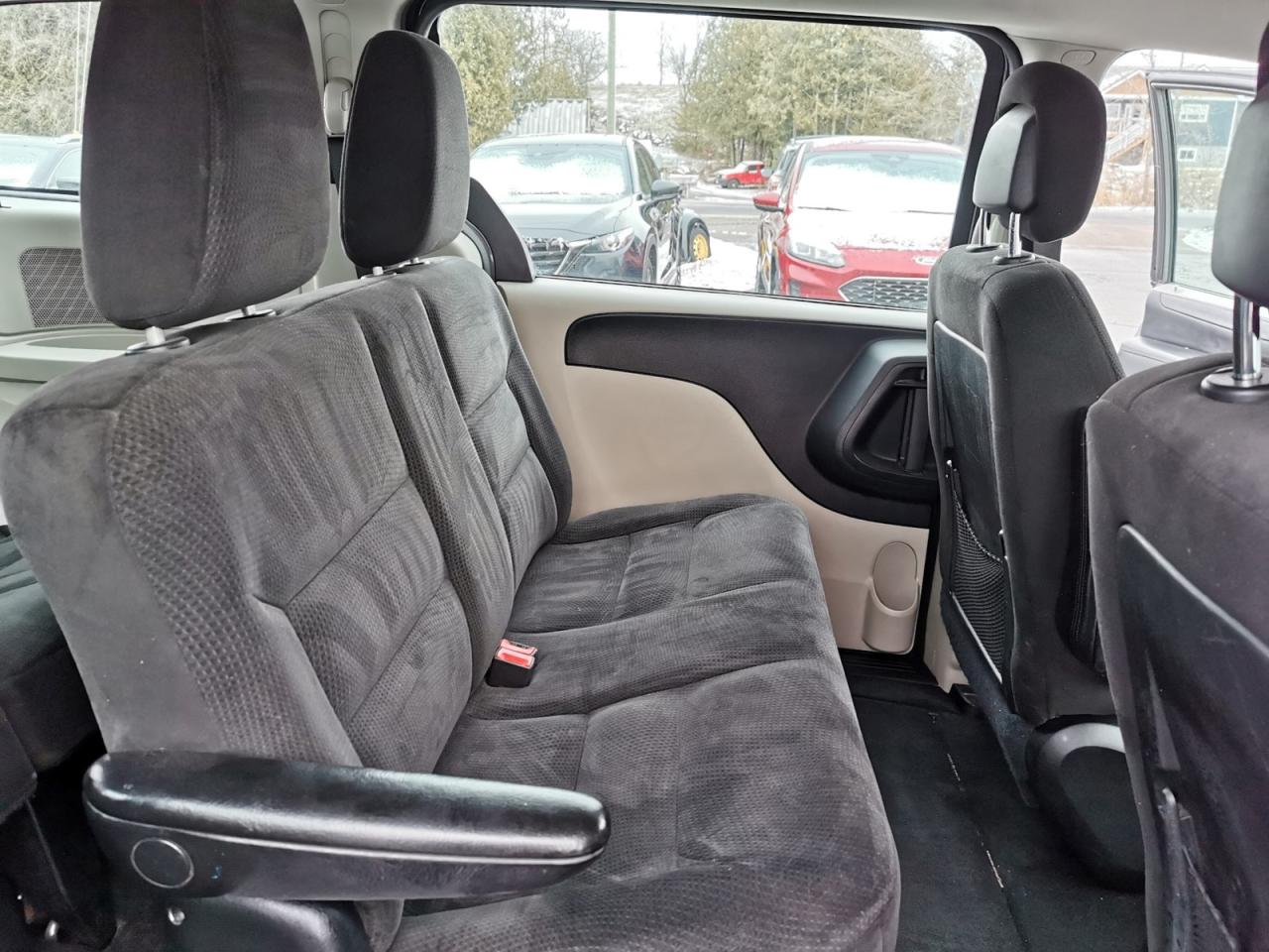 2016 Dodge Grand Caravan SE - Photo #17