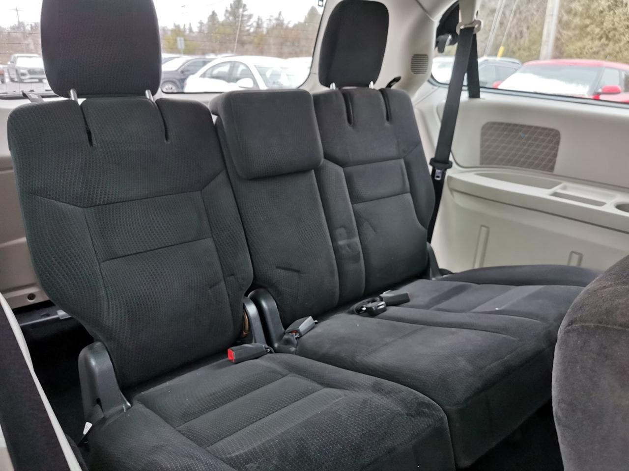 2016 Dodge Grand Caravan SE - Photo #18