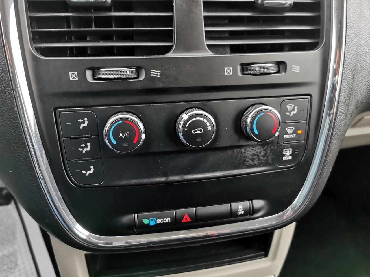 2016 Dodge Grand Caravan SE - Photo #22