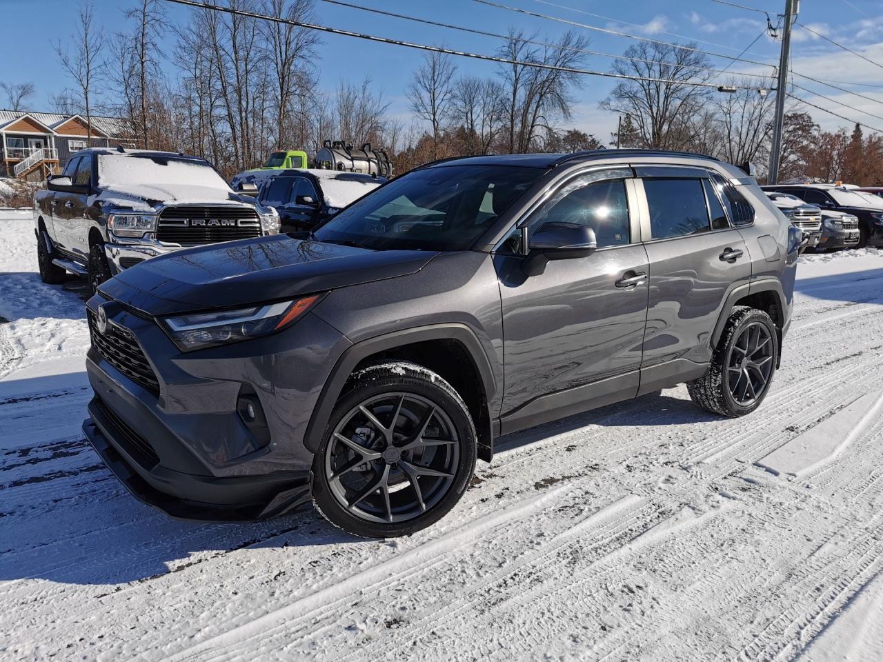 2022 Toyota RAV4 XLE AWD Photo0