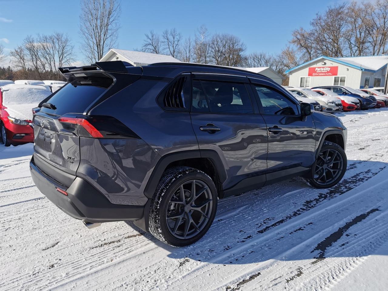 2022 Toyota RAV4 XLE AWD Photo4