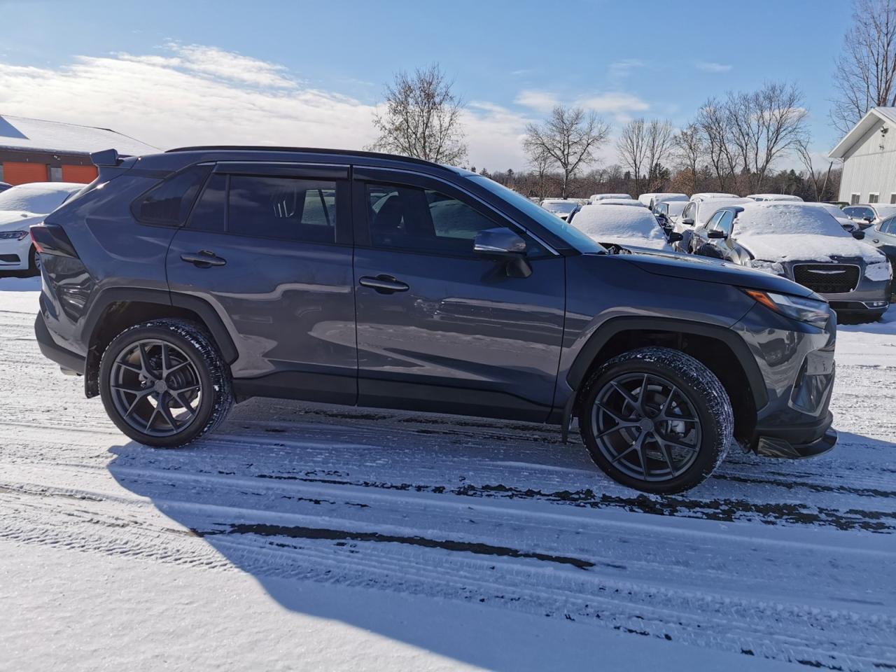2022 Toyota RAV4 XLE AWD Photo