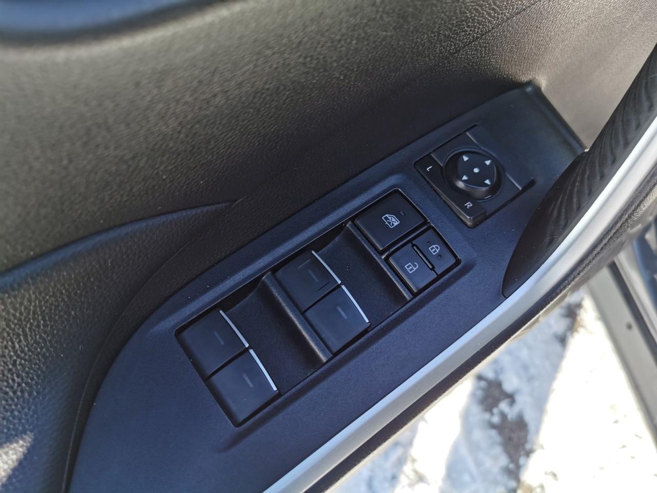 2022 Toyota RAV4 XLE AWD Photo