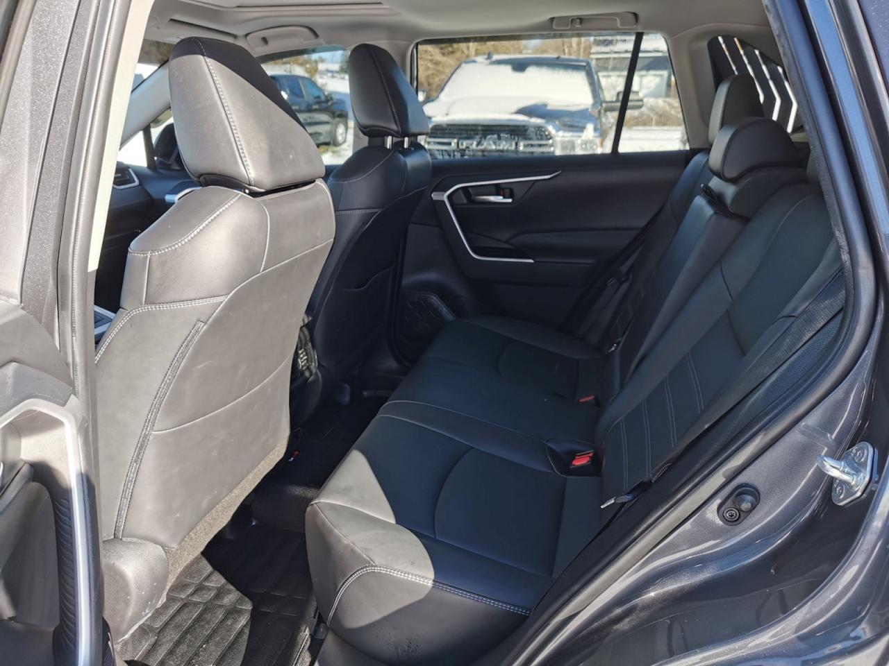 2022 Toyota RAV4 XLE AWD Photo