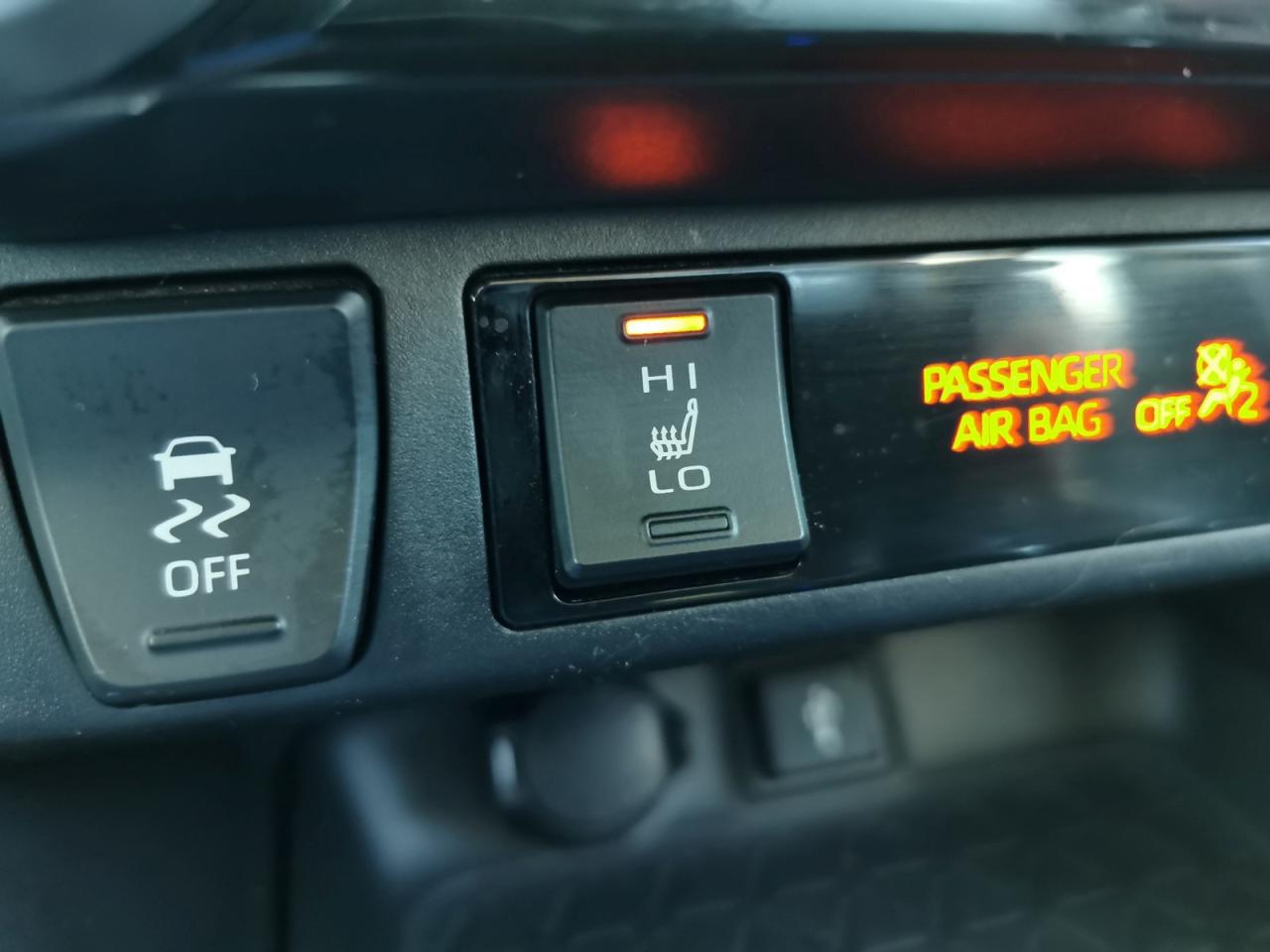 2022 Toyota RAV4 XLE AWD Photo