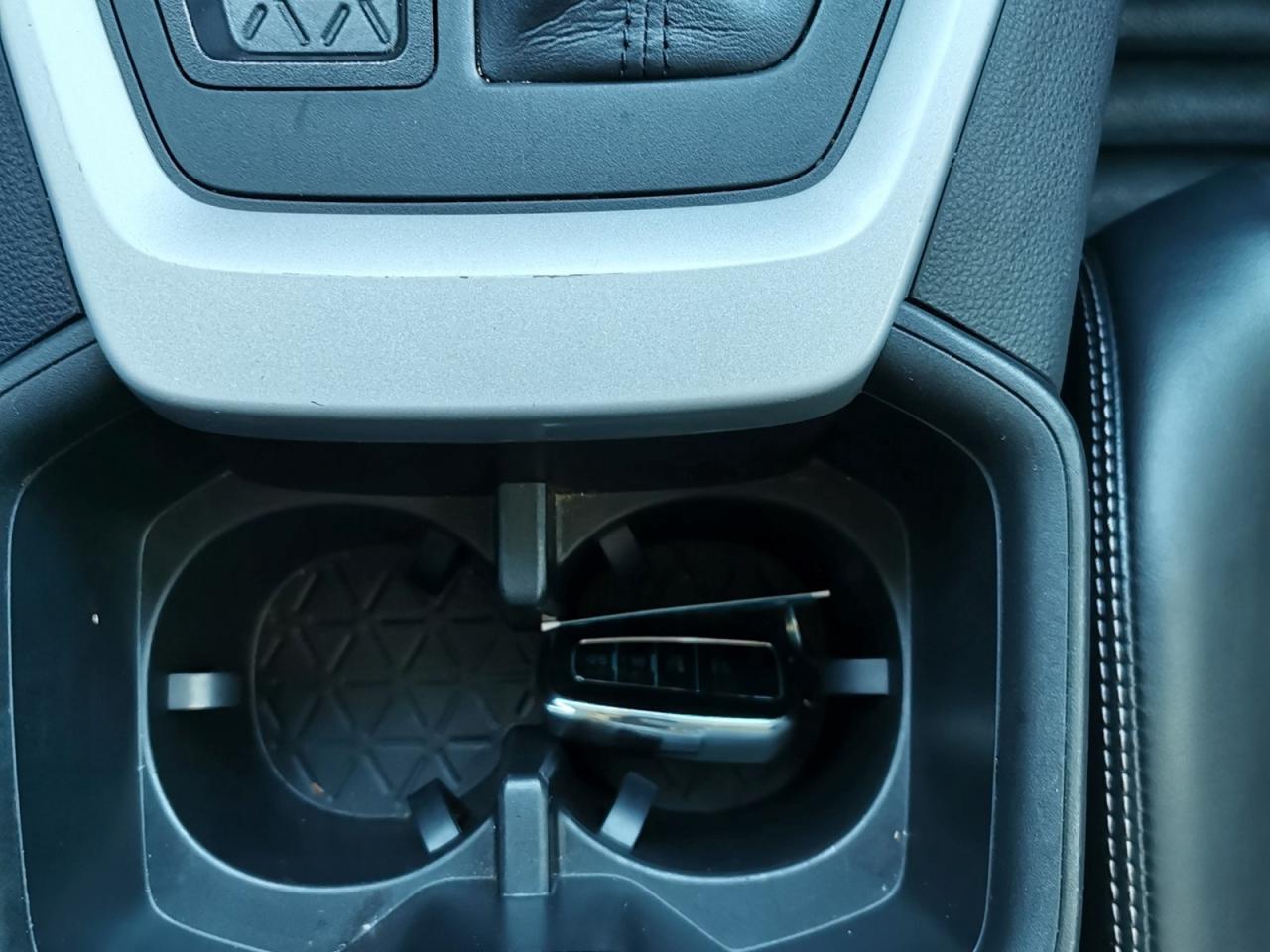 2022 Toyota RAV4 XLE AWD Photo