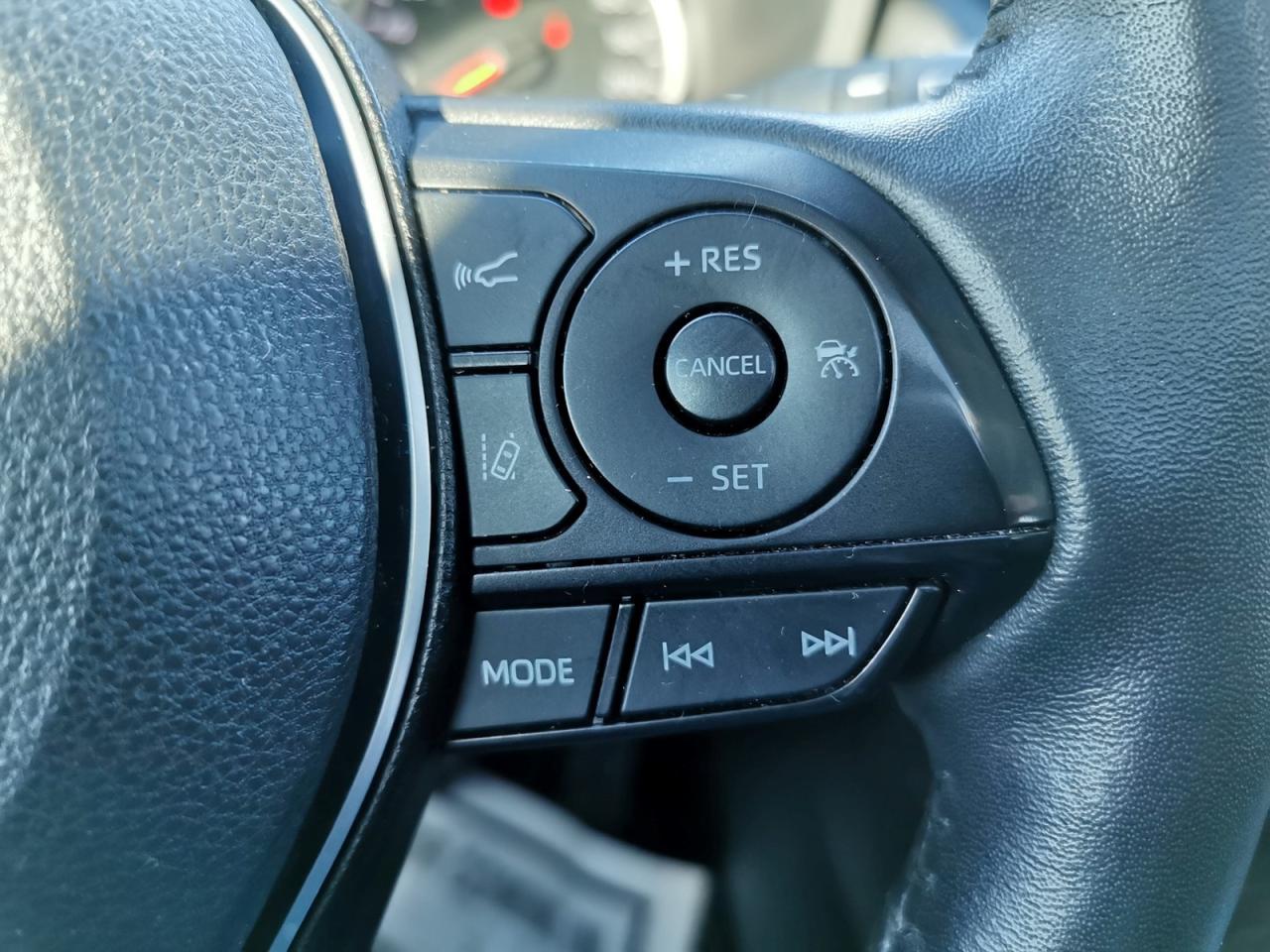 2022 Toyota RAV4 XLE AWD Photo