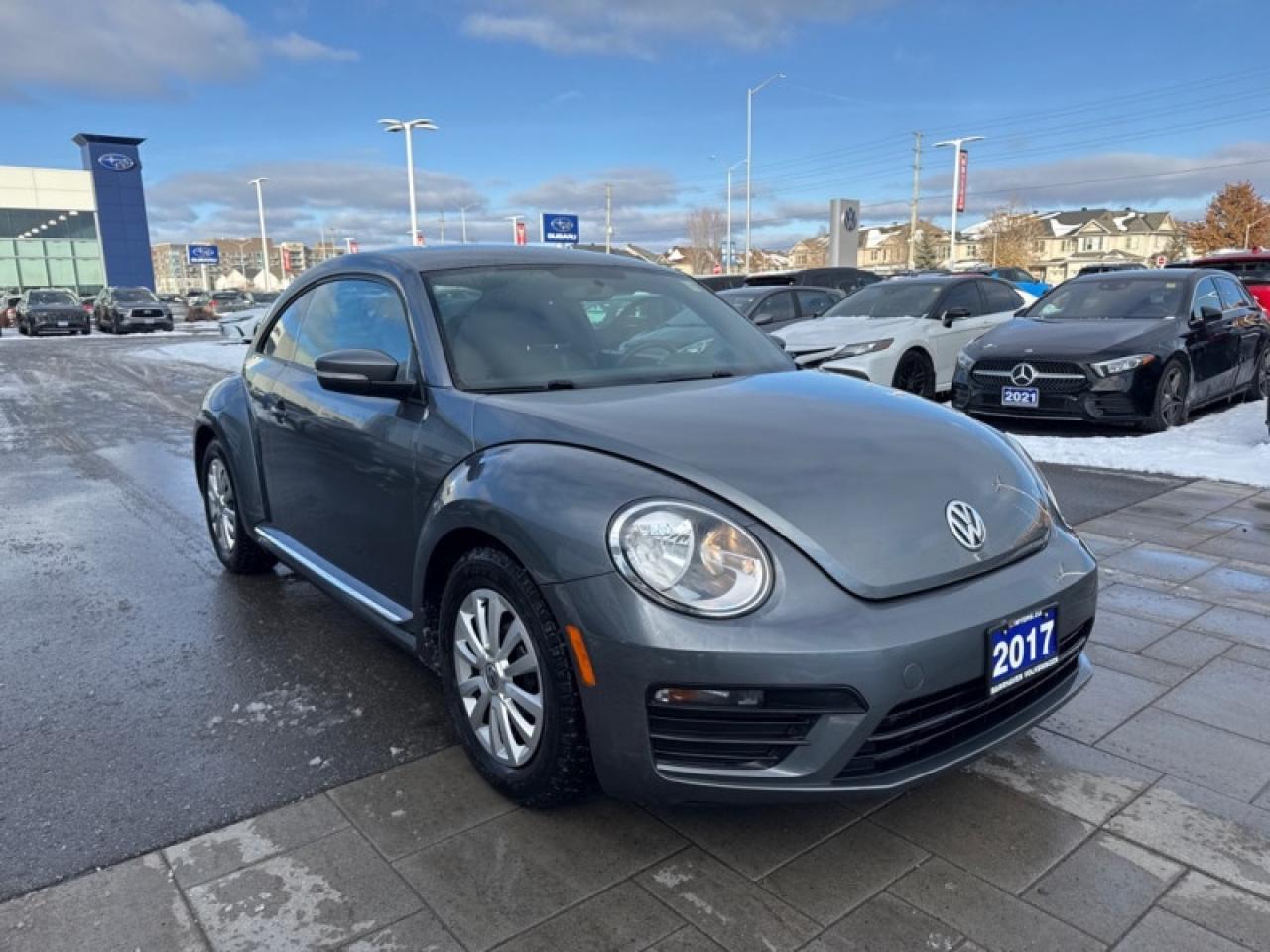 2017 Volkswagen Beetle Coupe Trendline 1.8T 6sp at w/ Tip Photo3
