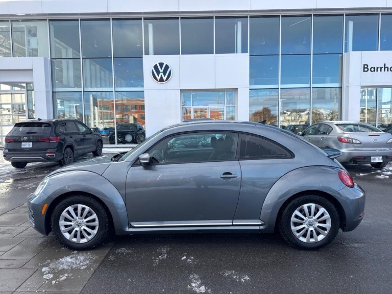 2017 Volkswagen Beetle Coupe Trendline 1.8T 6sp at w/ Tip Photo