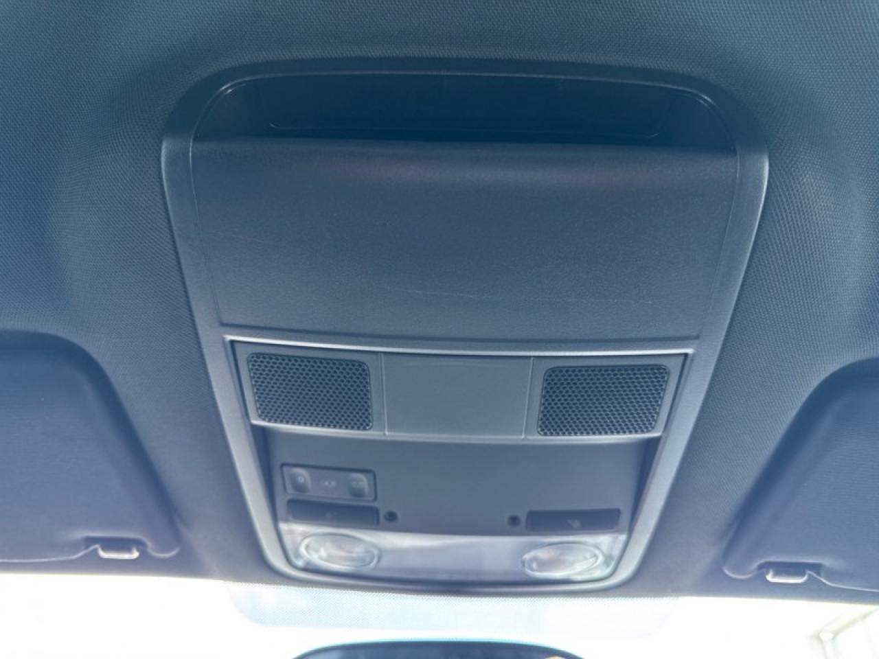 2017 Volkswagen Beetle Coupe Trendline 1.8T 6sp at w/ Tip Photo