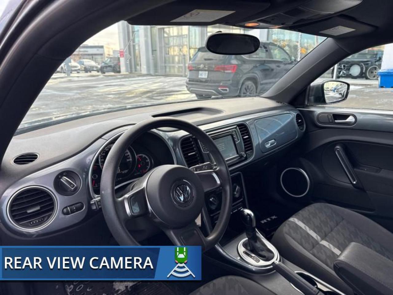 2017 Volkswagen Beetle Coupe Trendline 1.8T 6sp at w/ Tip Photo