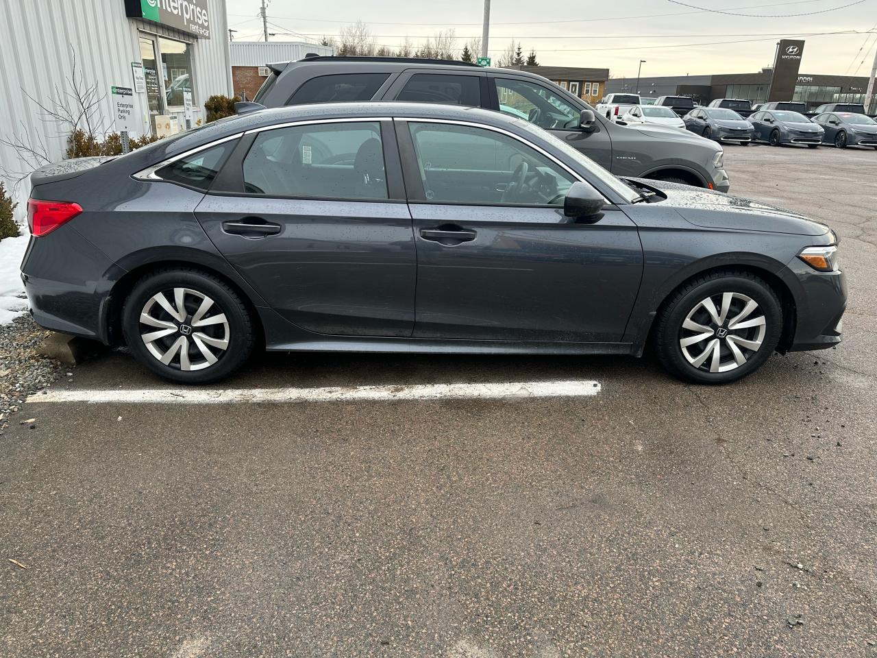 2022 Honda Civic LX Photo3