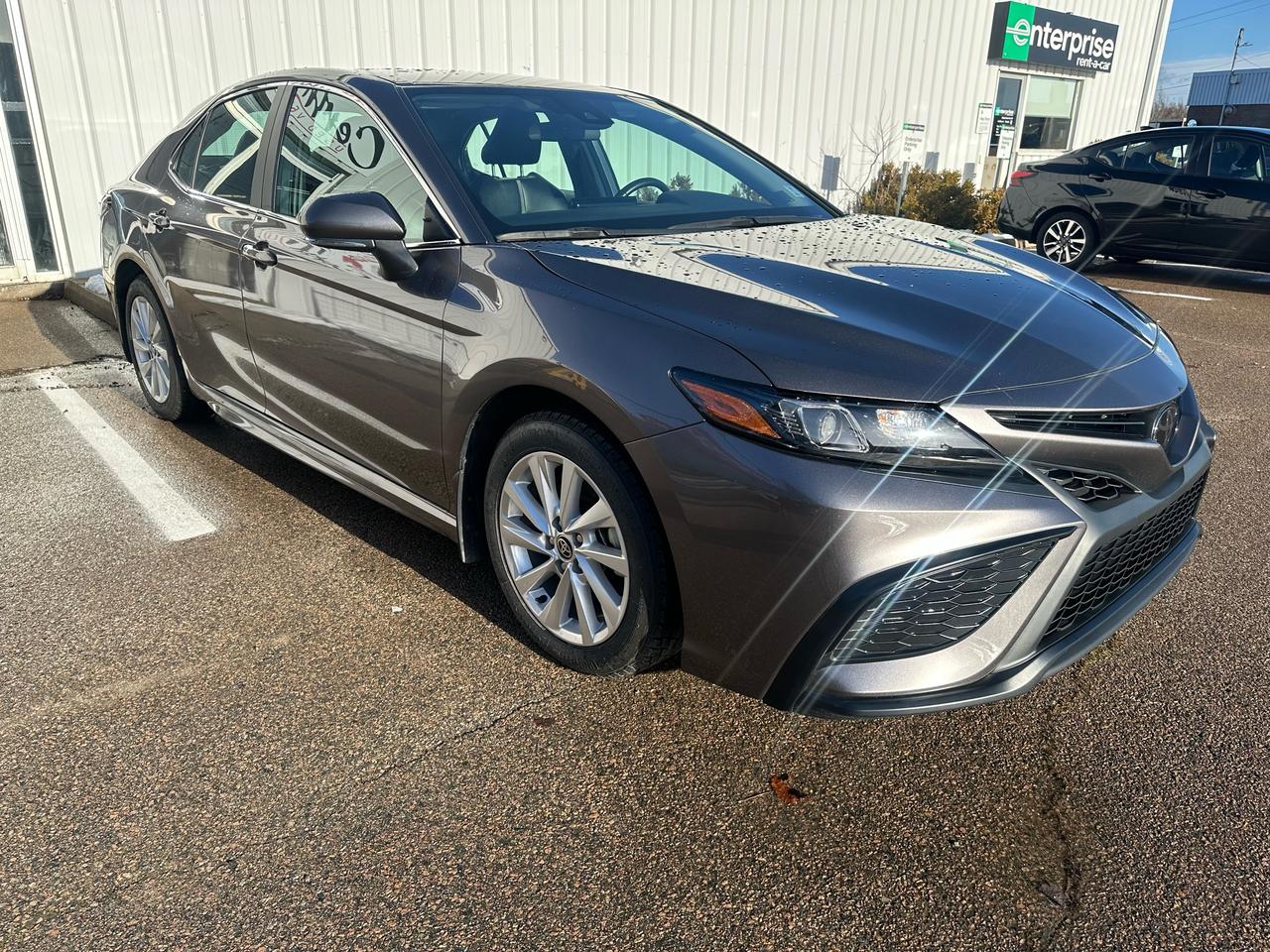 2023 Toyota Camry SE Photo2