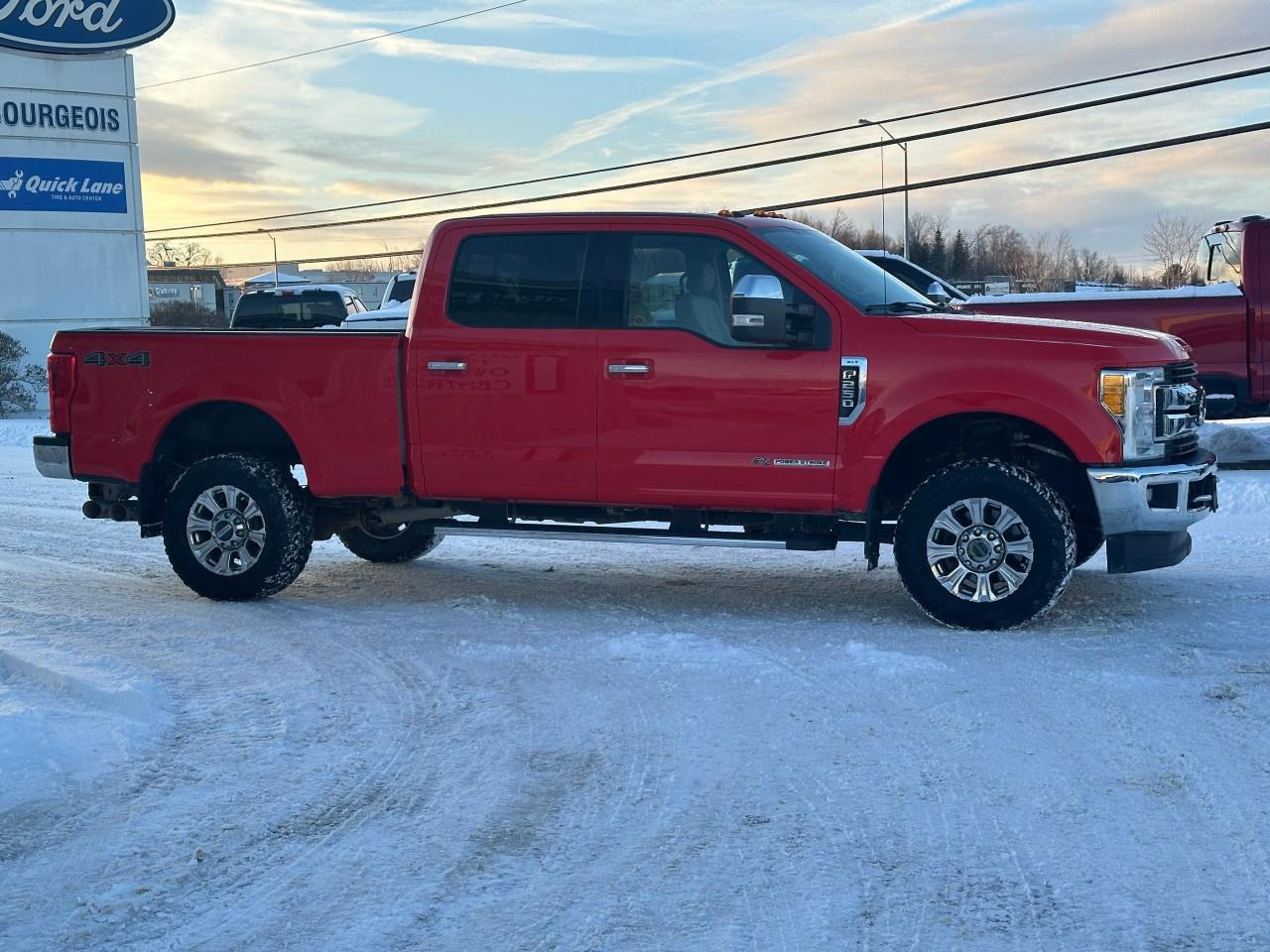 2017 Ford F-250 Super Duty SRW XLT 4WD CREW CAB 6.75' BOX Photo4