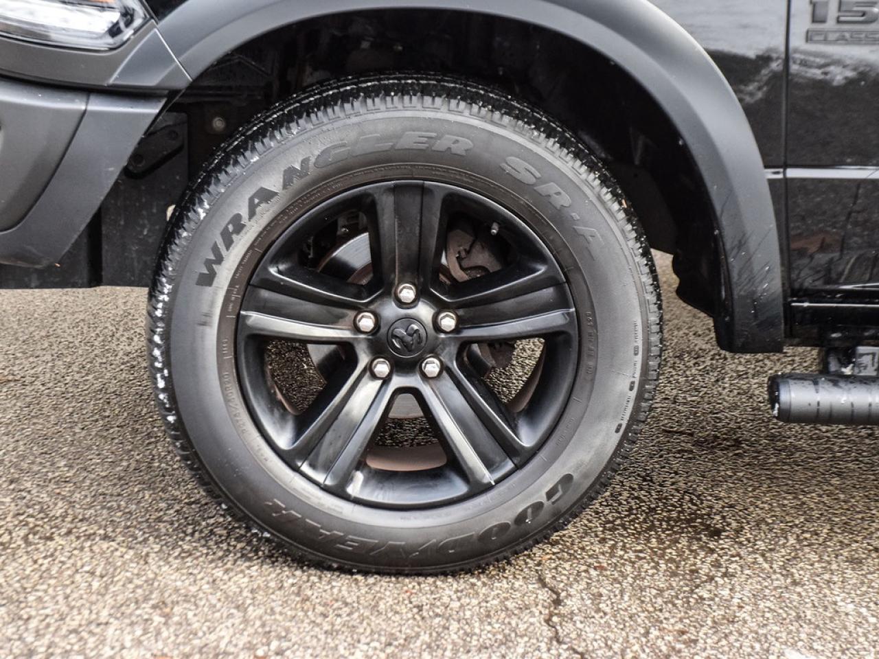 2022 RAM 1500 Classic SLT |WARLOCKI|20SBLACK|PUSHSTART|8.4NAV|HSEAT|BUCKETS| Photo