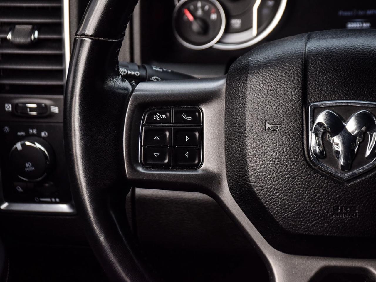 2022 RAM 1500 Classic SLT |WARLOCKI|20SBLACK|PUSHSTART|8.4NAV|HSEAT|BUCKETS| Photo