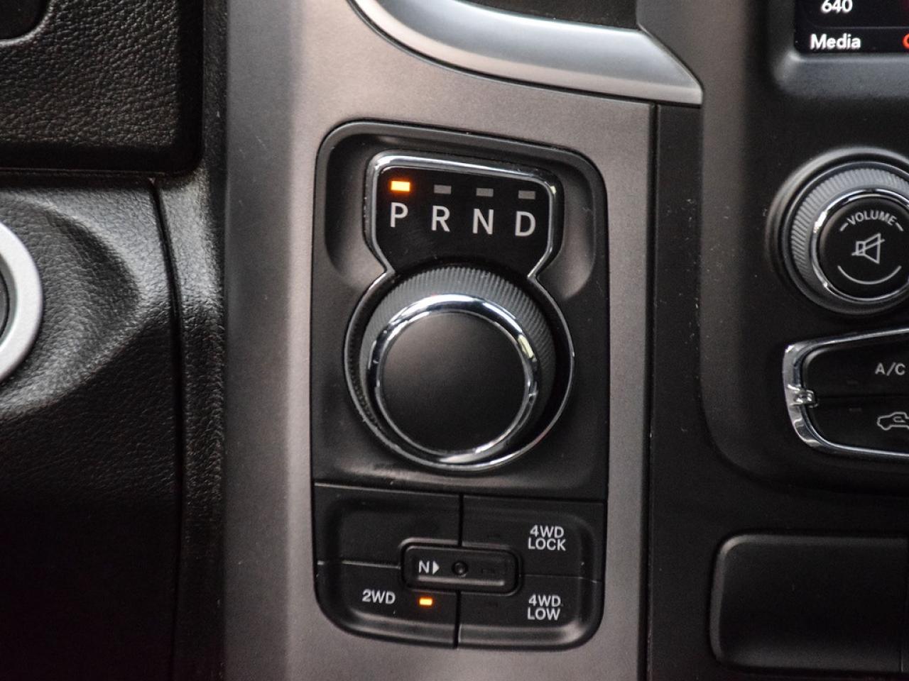 2022 RAM 1500 Classic SLT |WARLOCKI|20SBLACK|PUSHSTART|8.4NAV|HSEAT|BUCKETS| Photo