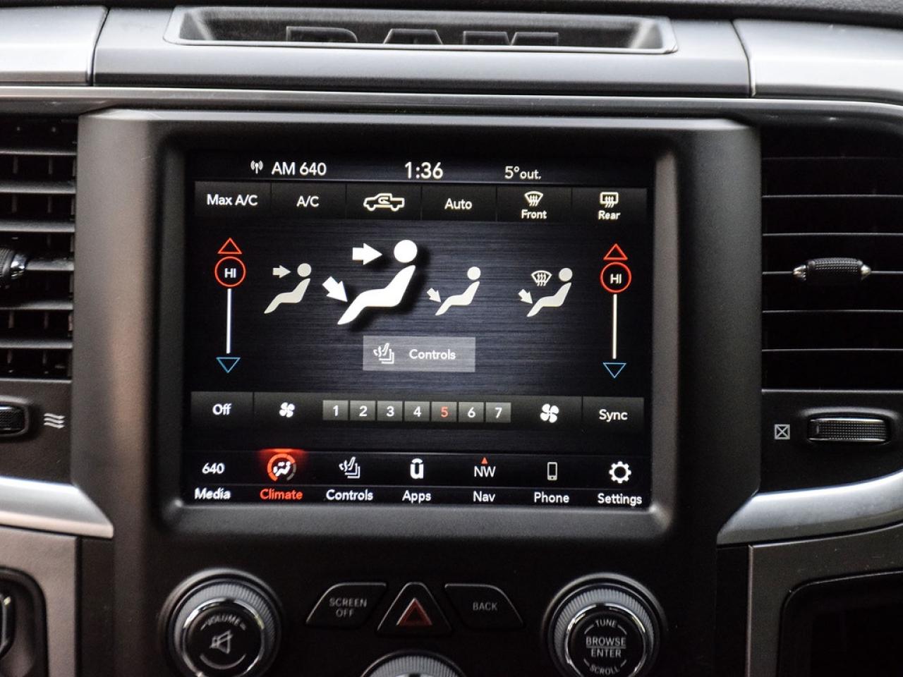 2022 RAM 1500 Classic SLT |WARLOCKI|20SBLACK|PUSHSTART|8.4NAV|HSEAT|BUCKETS| Photo