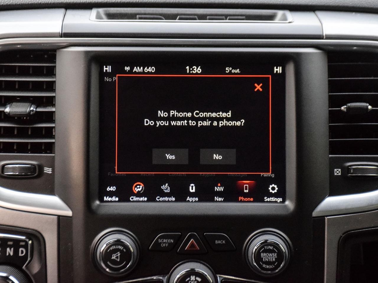 2022 RAM 1500 Classic SLT |WARLOCKI|20SBLACK|PUSHSTART|8.4NAV|HSEAT|BUCKETS| Photo