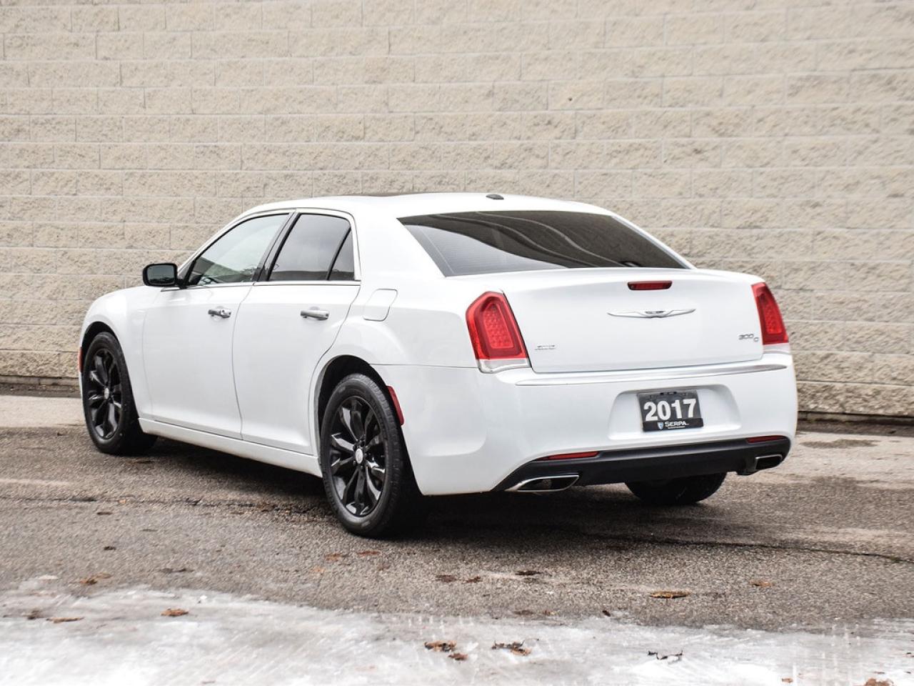 2017 Chrysler 300 C Platinum |300CPLATINUM|8.4NAV|PANOROOF|AWD|19S|HKSOUND| Photo