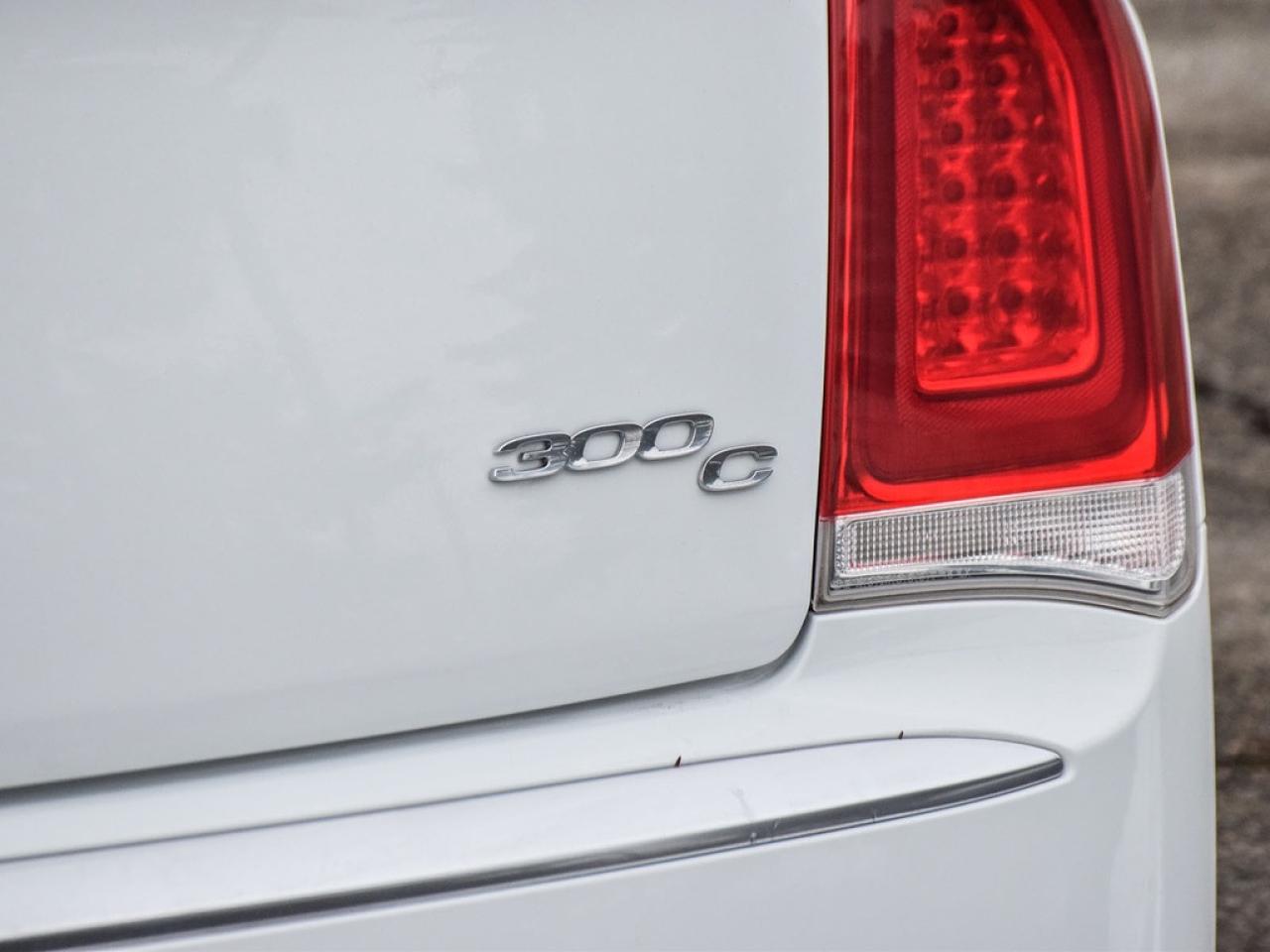 2017 Chrysler 300 C Platinum |300CPLATINUM|8.4NAV|PANOROOF|AWD|19S|HKSOUND| Photo