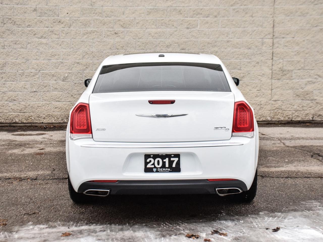 2017 Chrysler 300 C Platinum |300CPLATINUM|8.4NAV|PANOROOF|AWD|19S|HKSOUND| Photo