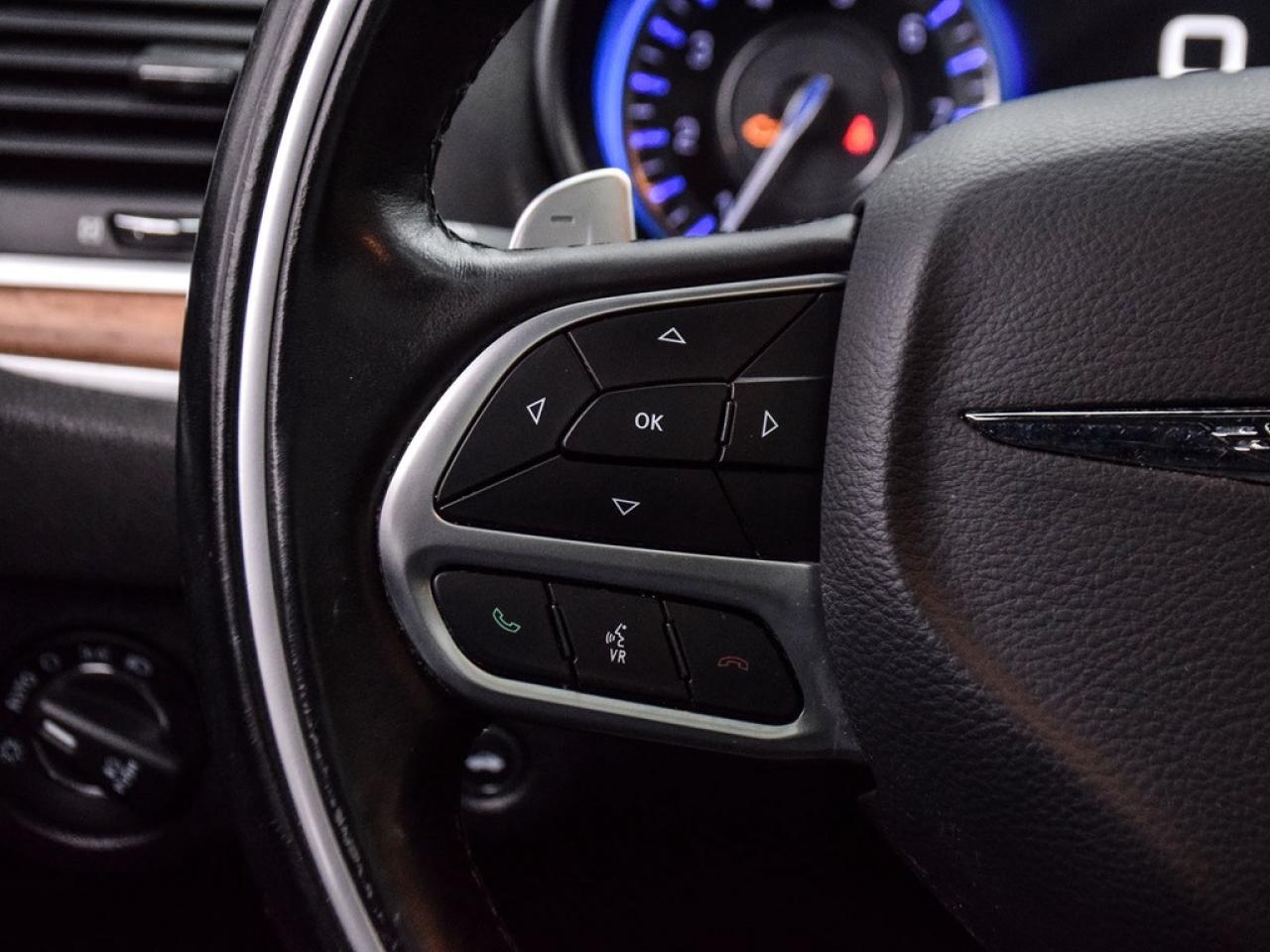 2017 Chrysler 300 C Platinum |300CPLATINUM|8.4NAV|PANOROOF|AWD|19S|HKSOUND| Photo