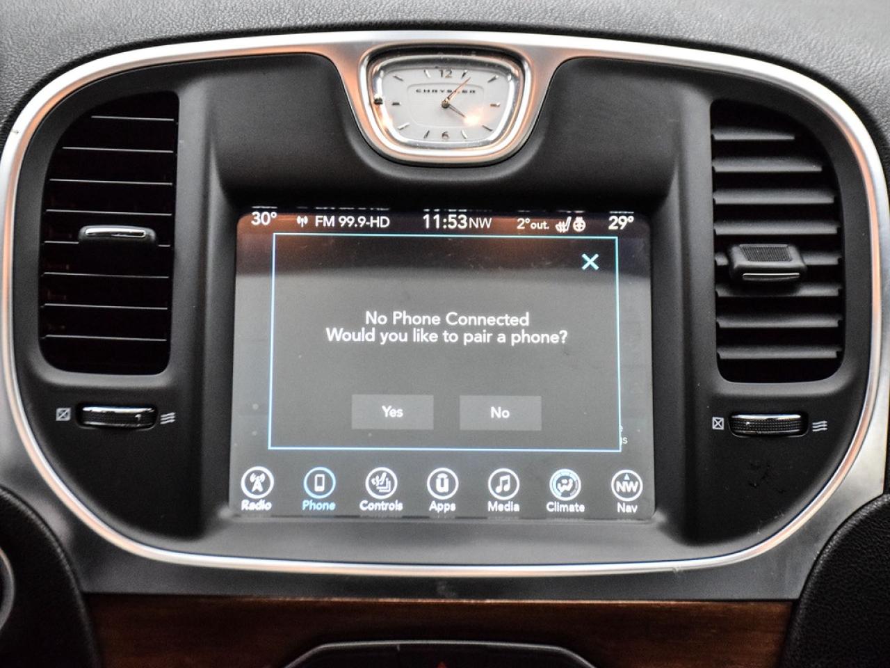 2017 Chrysler 300 C Platinum |300CPLATINUM|8.4NAV|PANOROOF|AWD|19S|HKSOUND| Photo