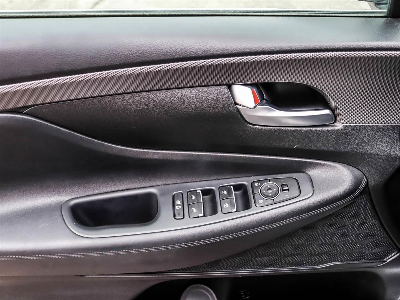 2019 Hyundai Santa Fe Preferred 2.4 Photo