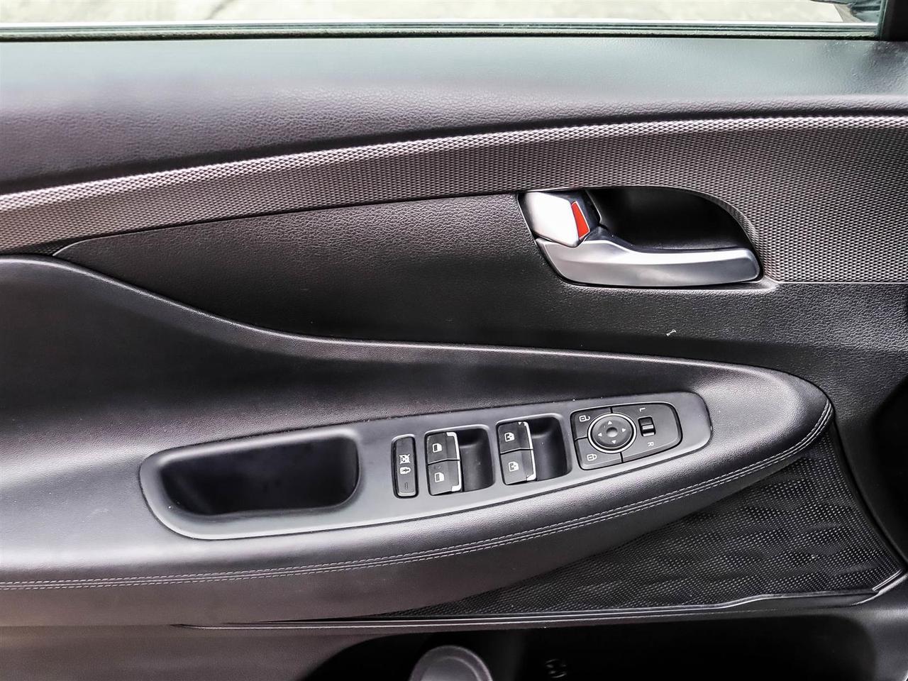 2019 Hyundai Santa Fe Preferred 2.4 Photo