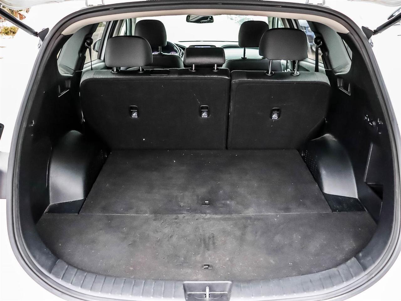 2019 Hyundai Santa Fe Preferred 2.4 Photo