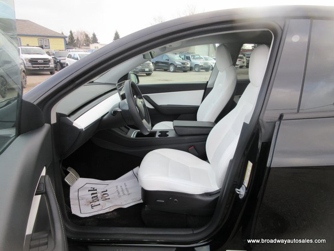 2022 Tesla Model Y ALL-WHEEL DRIVE PERFORMANCE-PACKAGE 5 PASSENGER ELECTRIC DUAL MOTOR.. NAVIGATION.. SPORT-MODE-PACKAGE.. LEATHER.. HEATED SEATS.. Photo