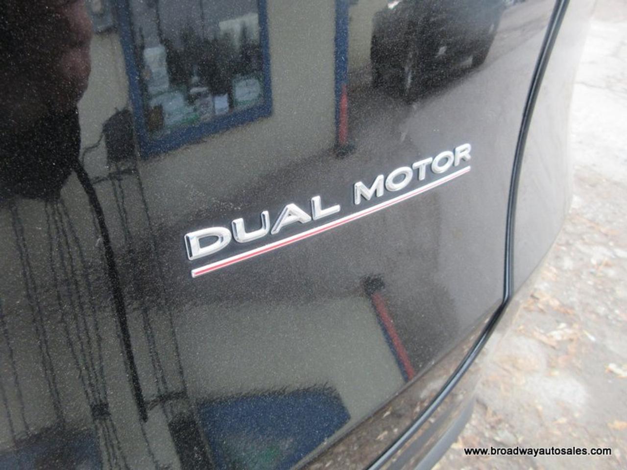 2022 Tesla Model Y ALL-WHEEL DRIVE PERFORMANCE-PACKAGE 5 PASSENGER ELECTRIC DUAL MOTOR.. NAVIGATION.. SPORT-MODE-PACKAGE.. LEATHER.. HEATED SEATS.. Photo