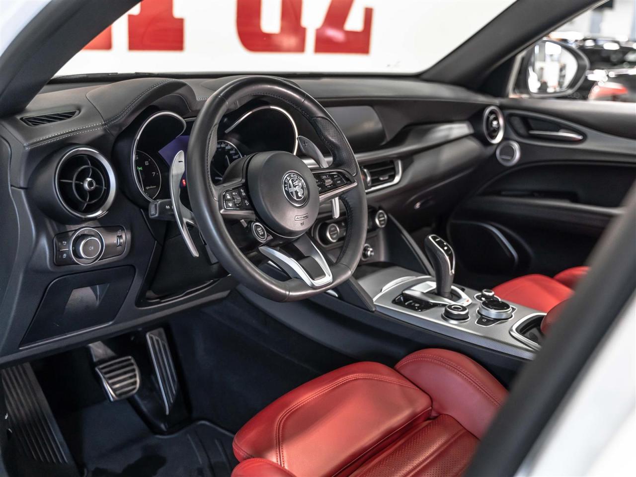 2022 Alfa Romeo Stelvio VELOCE|Q4|ADAPT CRUISE|HARMAN KARDON|BLINDSPOT|PANO|LOADED Photo4