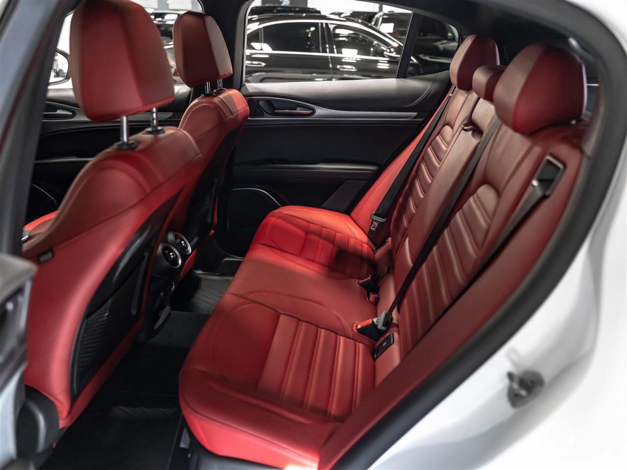 2022 Alfa Romeo Stelvio VELOCE|Q4|ADAPT CRUISE|HARMAN KARDON|BLINDSPOT|PANO|LOADED Photo