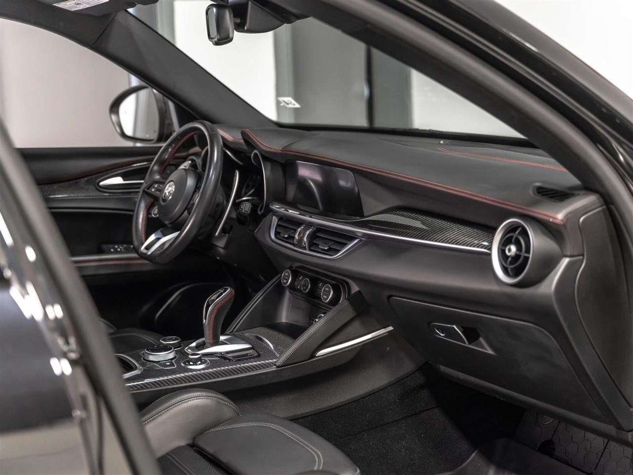 2023 Alfa Romeo Stelvio ESTREMA|Q4|CARBON EXTERIOR PKG|HARMAN KARDON|BLINDSPOT|ADAPT CRUISE Photo