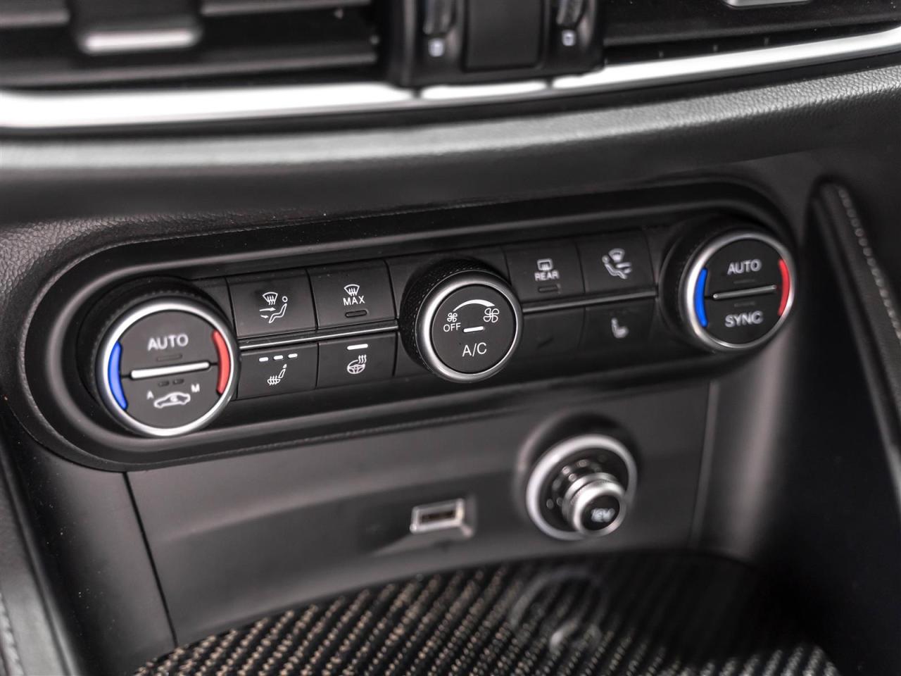 2023 Alfa Romeo Stelvio ESTREMA|Q4|CARBON EXTERIOR PKG|HARMAN KARDON|BLINDSPOT|ADAPT CRUISE Photo