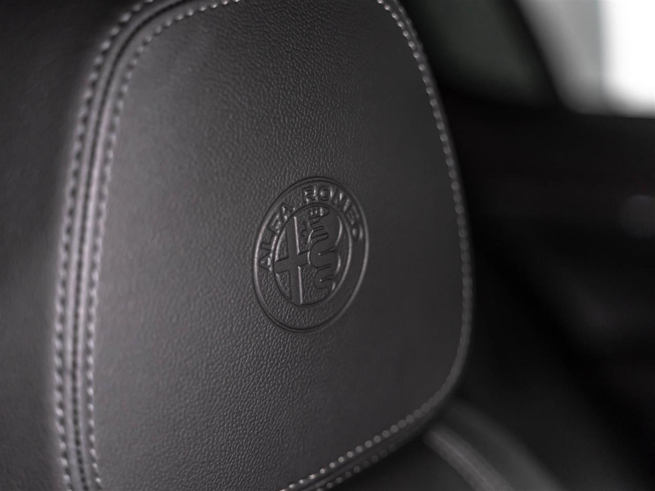 2023 Alfa Romeo Stelvio $315 BI WEEKLY $5000 DOWN|ESTREMA|Q4|CARBON EXTERIOR PKG|HARMAN KARDON|BLINDSPOT|ADAPT CRUISE Photo
