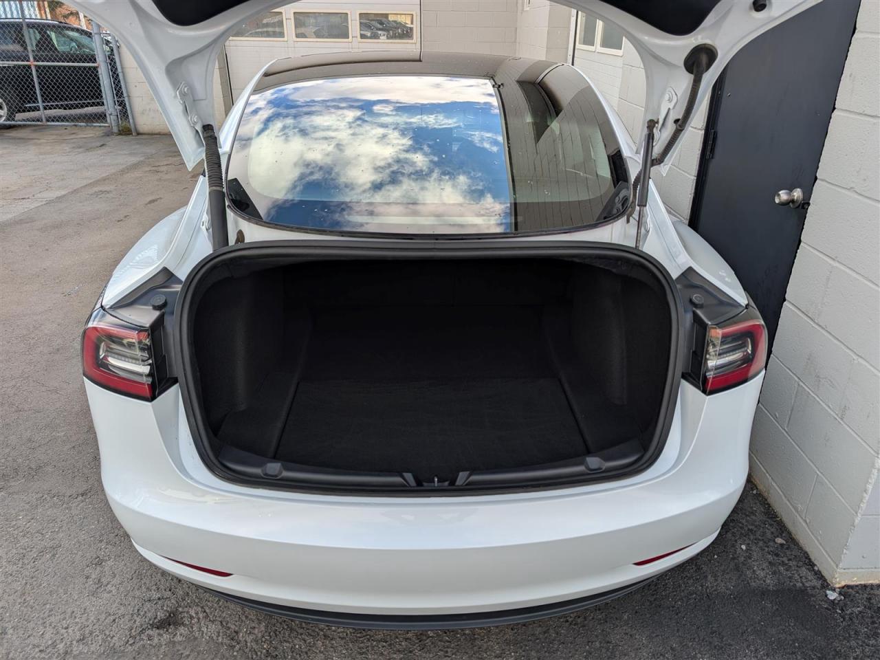 2023 Tesla Model 3 STANDARD Photo