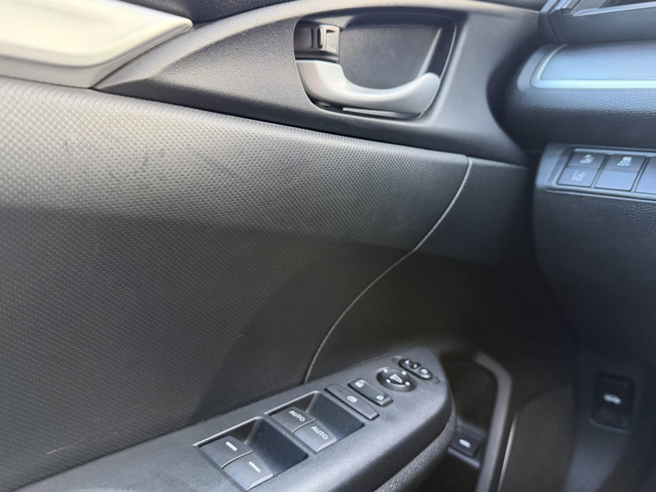 2018 Honda Civic SE CVT - Photo #22