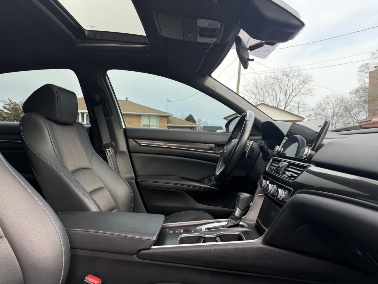 2022 Honda Accord Sport CVT - Photo #11