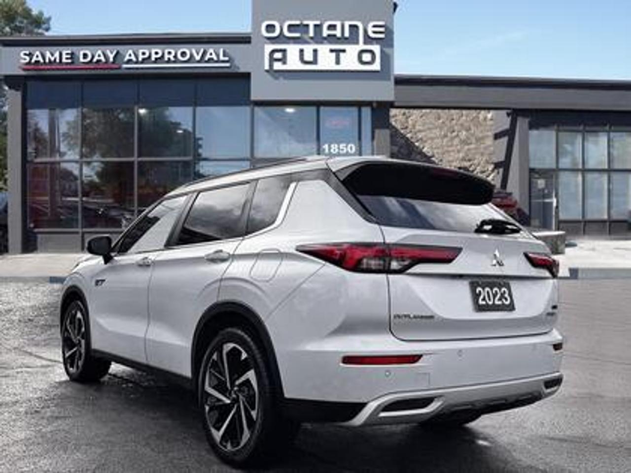 2023 Mitsubishi Outlander Phev SEL S-AWC Photo